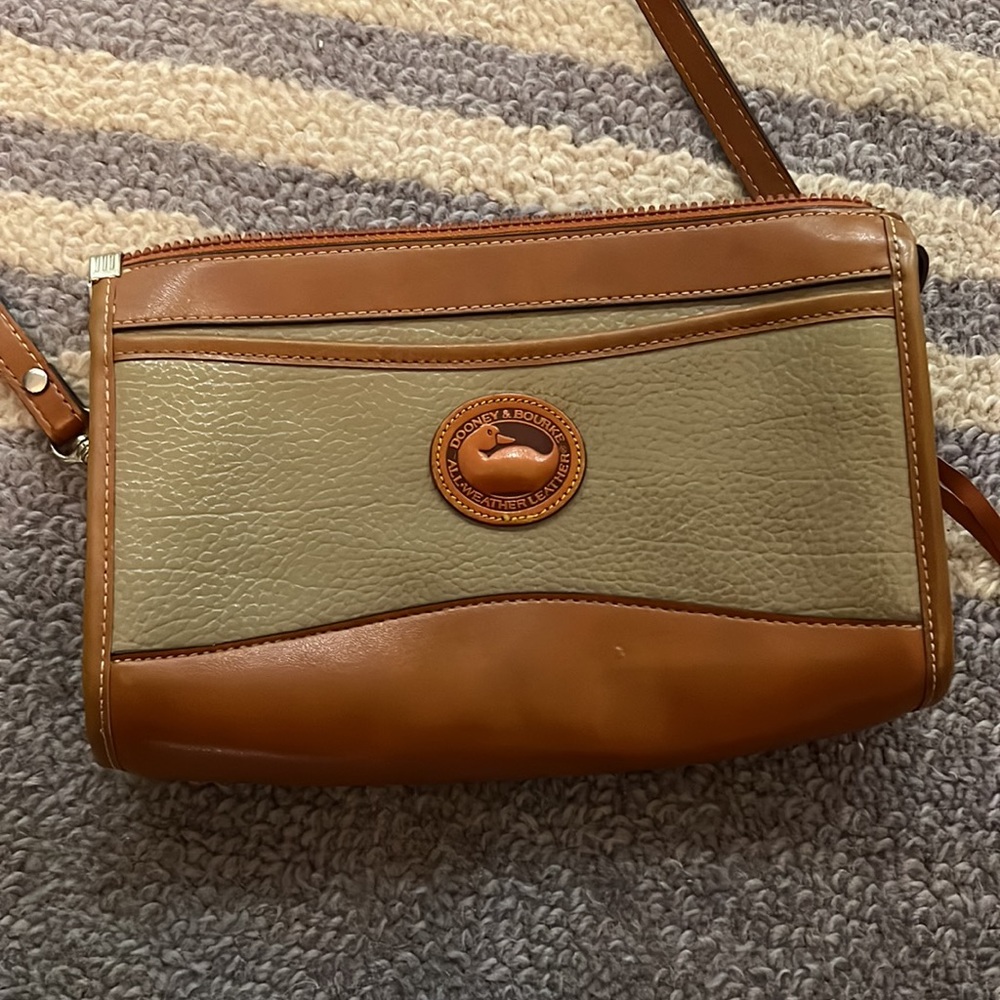Dooney & Bourke cross body purse - Picture 4 of 10
